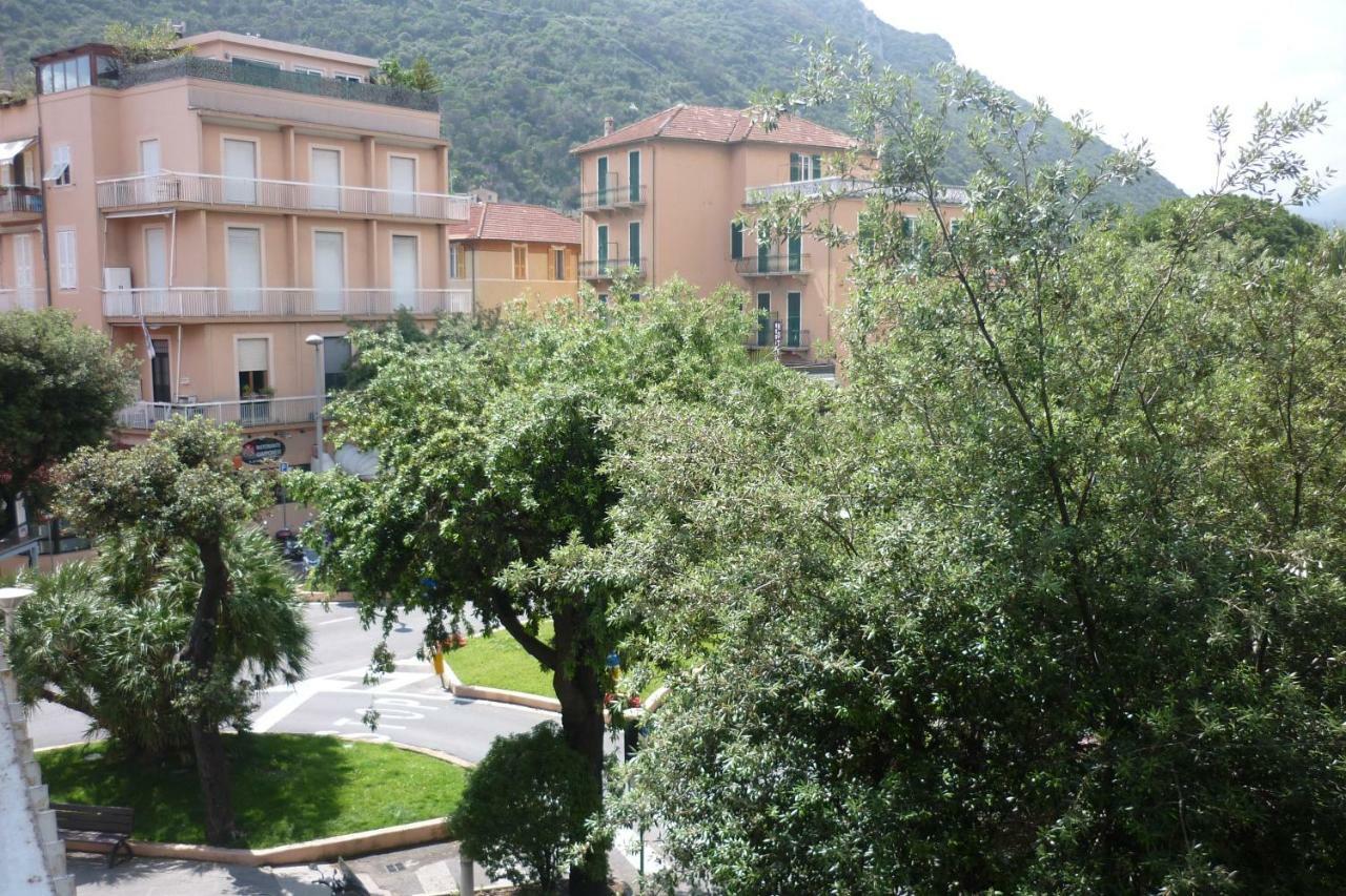 Finalmarina Centro 2 Apartment Finale Ligure Exterior foto